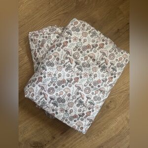 🍄‍🟫 Excellent Condition Mushroom Sheets